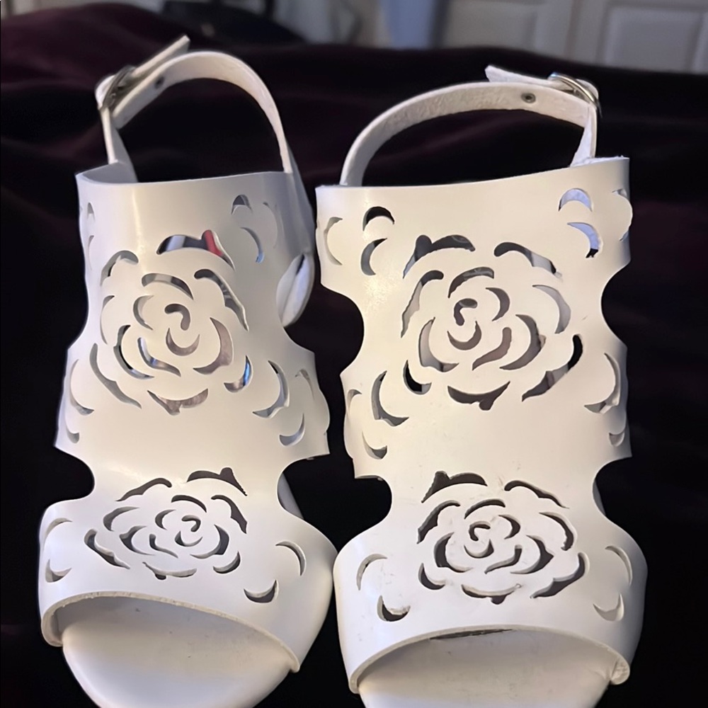 White Floral Cutout Women's Sandals